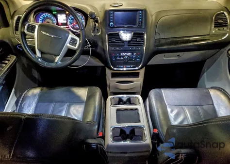 2016 Chrysler Town & Country Touring z USA, uszkodzony, nr VIN 2C4RC1BG0GR214839